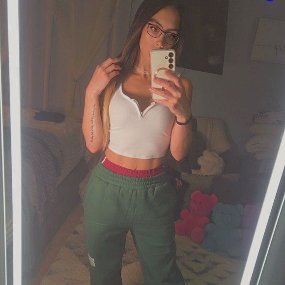 Meet your Posher, Kala (KAY-LA) - Picture 5 of 6